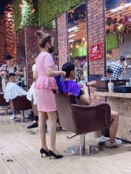 -震轩美容美发连锁店