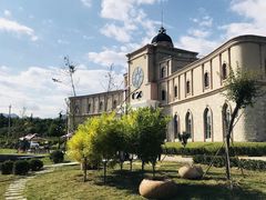 法式酒堡-丹世红酒庄·烧烤·团建·婚礼·水上运动