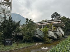 -四川汶川特大地震漩口中学遗址
