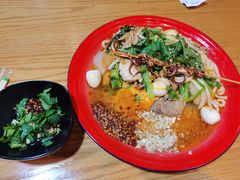 -小熊纪称盘麻辣烫