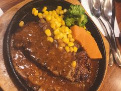 -玛格萝妮比萨屋(四平店)