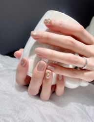 -悦指间美甲美睫