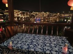-临江餐馆二楼美食部落