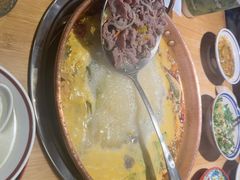 -洱火云南酸菜牛肉火锅(石景山当代商城店)