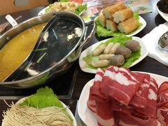 -呷哺呷哺(普陀乐购真北店)