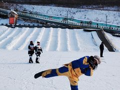 -采薇庄园四季滑雪场
