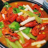 我们这是小份的虾配一些配菜