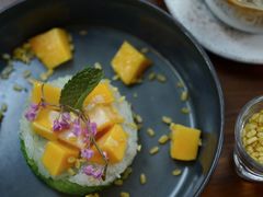 -Chom Cafe and Restaurant