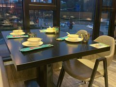 靠窗位-新概念东北菜(场北店)