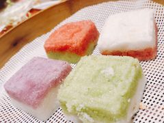 四色小方糕-松鹤楼面馆·古法焖肉面(观前店)