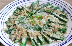 Steamed Okra with Garlic and Vermicelli