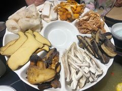 -野菌皇海景野生菌火锅(滨海大道店)