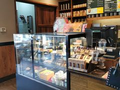 面包甜点陈列柜-星巴克(哈尔滨松雷店)