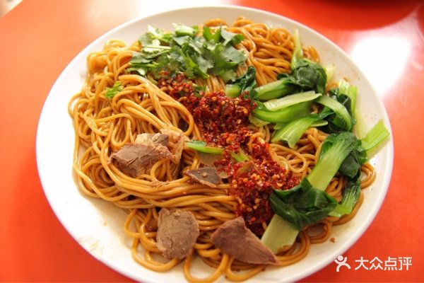 一碗香牛肉拉面葱油拌面图片 - 第1张