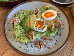 牛油果煮蛋吐司-RAC BAR(安福路店)