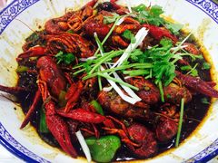 -虾弄弄海派小龙虾·牛羊蝎子火锅