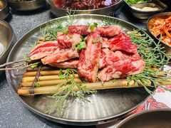 -草家酱蟹炭火烤肉店(珲春南路二店)