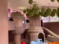 -水桶王国主题餐厅·聚会·生日派对·亲子活动·家庭套餐(亚龙湾希尔顿店)