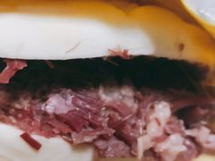 腊牛肉夹馍-邢老三肉丸糊辣汤(西安总店)