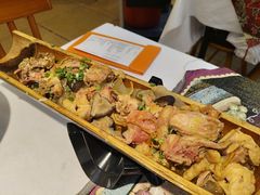 -刘姐啤酒鱼民族演艺餐厅(西街总店)