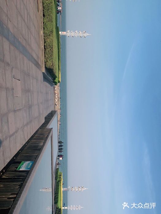 日照灯塔风景区图片