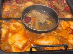 -老牌坊云南鱼豆花火锅(哈西万达店)