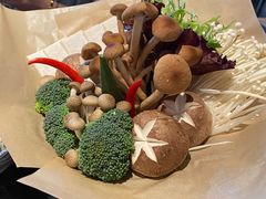 菌菇拼盘-煲宫猪肚鸡(晶品店)