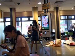 -麦当劳(江湾镇店)