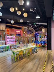 -卡通尼乐园(新达汇三林店)