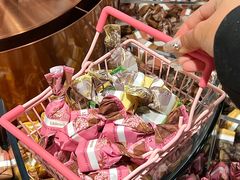 -Laderach 莱德拉(上海环贸iapm店)