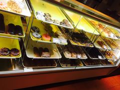 -Winchell's Donuts House