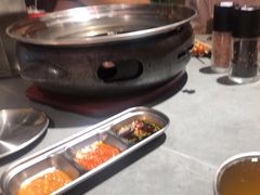 -围炉肉舍•炭烤活鳗•丹东海鲜烤肉(步行街店)