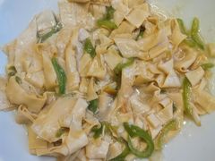 -闯关东东北农家菜(崂山石老人店)