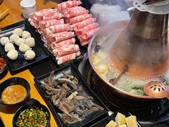 -果松木炭酸菜铜火锅·外婆参鸡汤