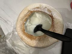 -志龙皇冠吃货椰子铺