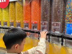 -m豆巧克力世界(上海世茂广场店)