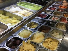 -愉肴麻辣香锅(中山路店)