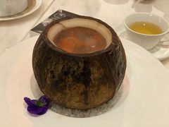 椰子八宝鸡汤-闻见中国海南菜(K11店)