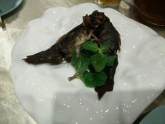 焖酥鲫鱼-天和晟新京菜.水煮鱼.湘土菜(国展店)