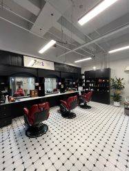 -老男孩男士理容馆·理发·烫染·修面