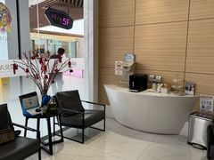 -瑞尔齿科(上海长风大悦城店)