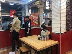 大堂-门框胡同百年卤煮(新街口店)