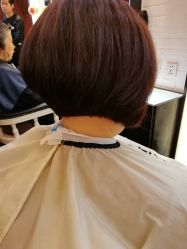 -一東造型烫发染发