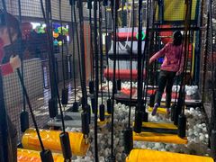 -嗨翻Hi-Fun竞技主题乐园·蹦床亲子生日轰趴(国光1937店)