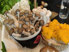 -鼎泰亨·海鲜牛肉餐厅(滨江店)