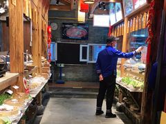 -野山舂·贵州现舂酸汤火锅(鸿通城店)