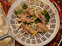 -来龍儿鲜切牛肉自助老火锅