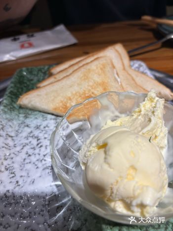 日本人学校附近的日料基本都不错,这家烤肉最有名