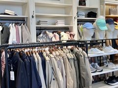-百联奥特莱斯广场(南京店)