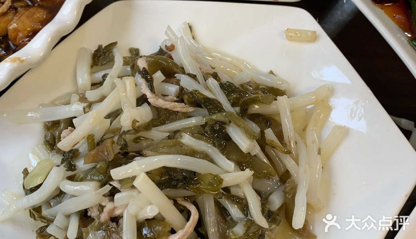 老板便宜了个零头 整体体验还行的，小炒肉